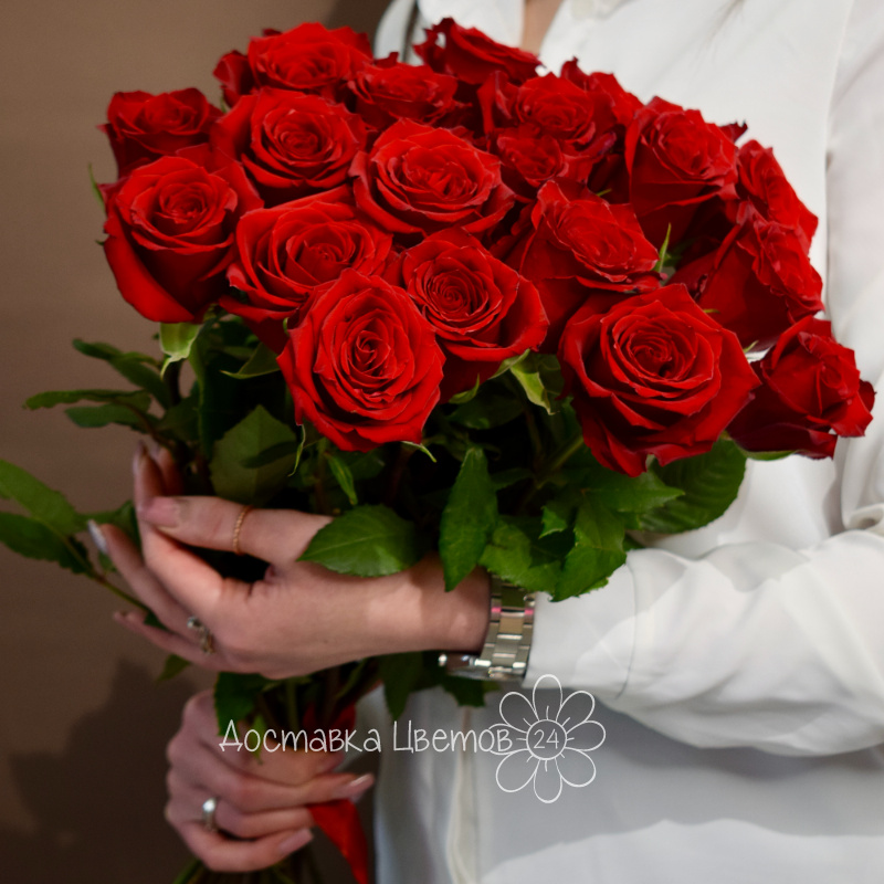 Букет из 19 красных роз  1