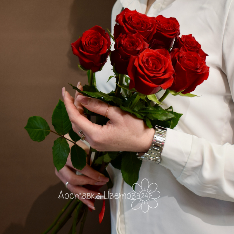 Букет из 7 красных роз