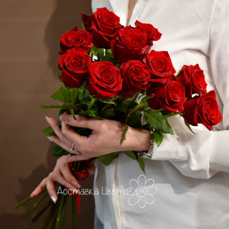 Букет 11 роз красных