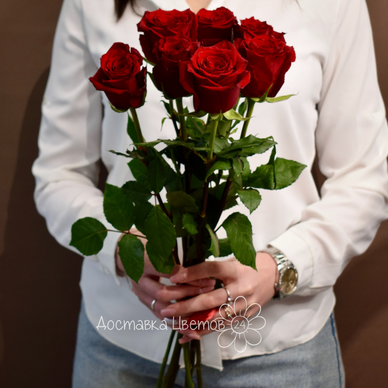 Букет 7 роз красных