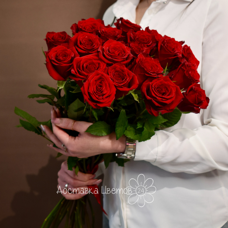 Букет из 25 красных роз